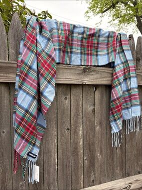 Land’s End acrylic scarf. NWT!